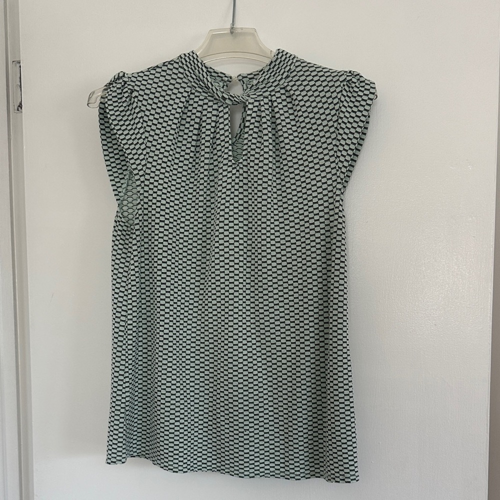 Chic mint, black and White Geometric Sleeveless Blouse